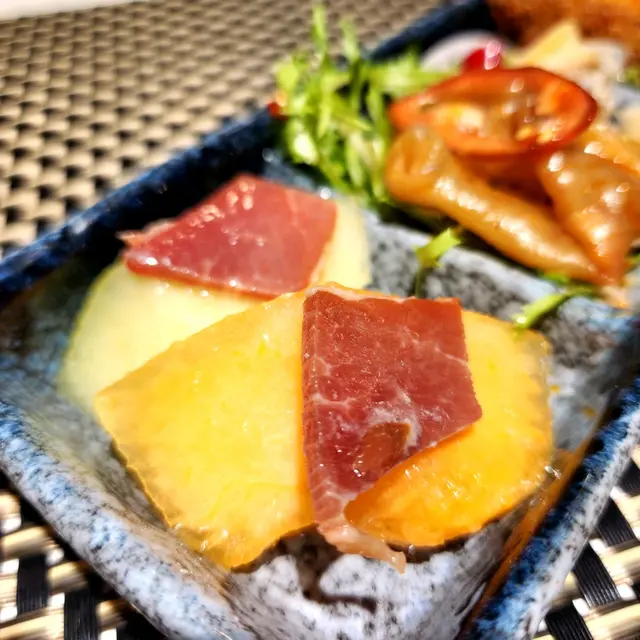 蜜汁火腿配蜜瓜