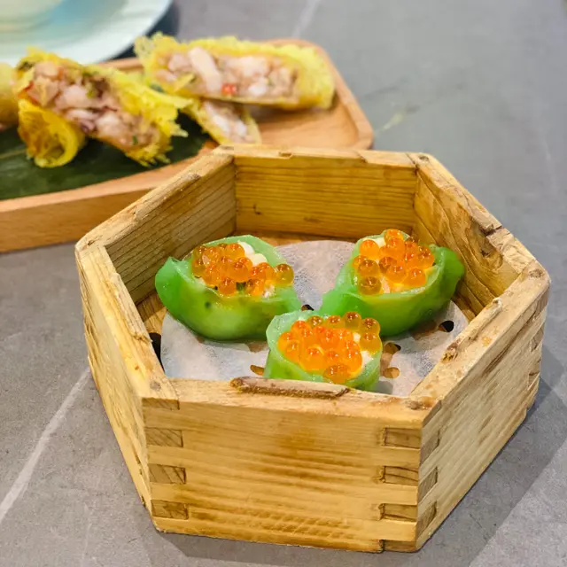 蟹粉菠菜香蝦餃