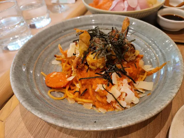 軟殼蟹意粉配蟹肉蕃茄忌廉汁