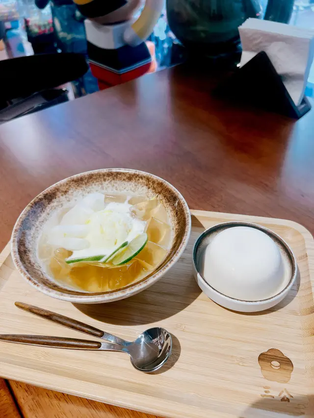 山茶花烏龍奶蓋