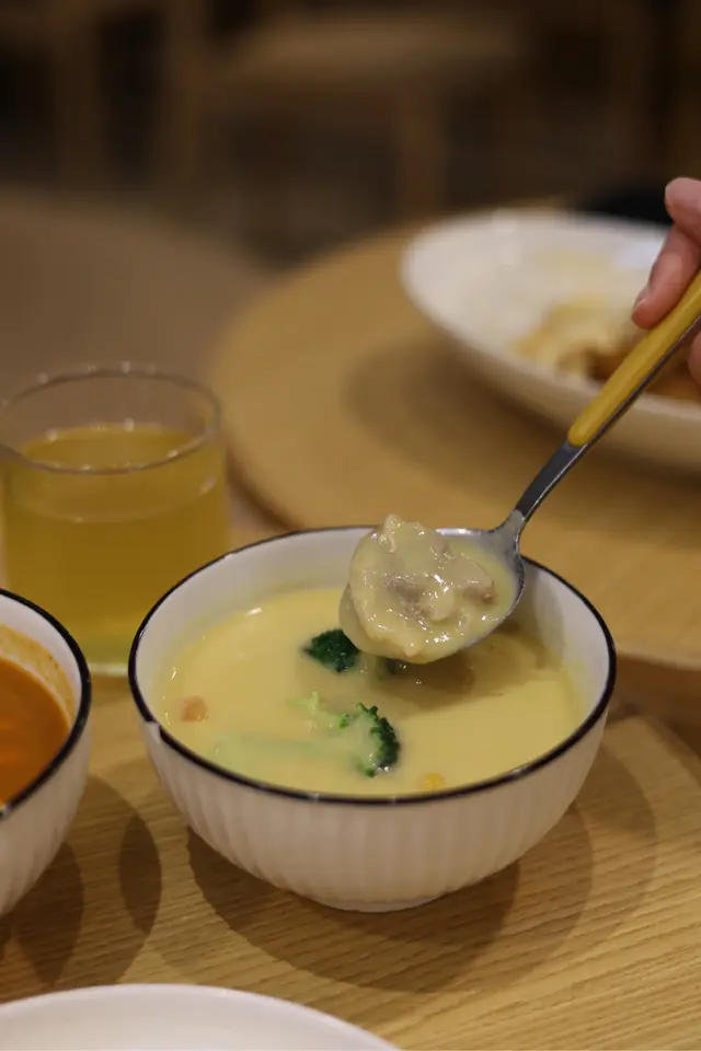 北海道產甜粟米雞肉豆乳濃湯