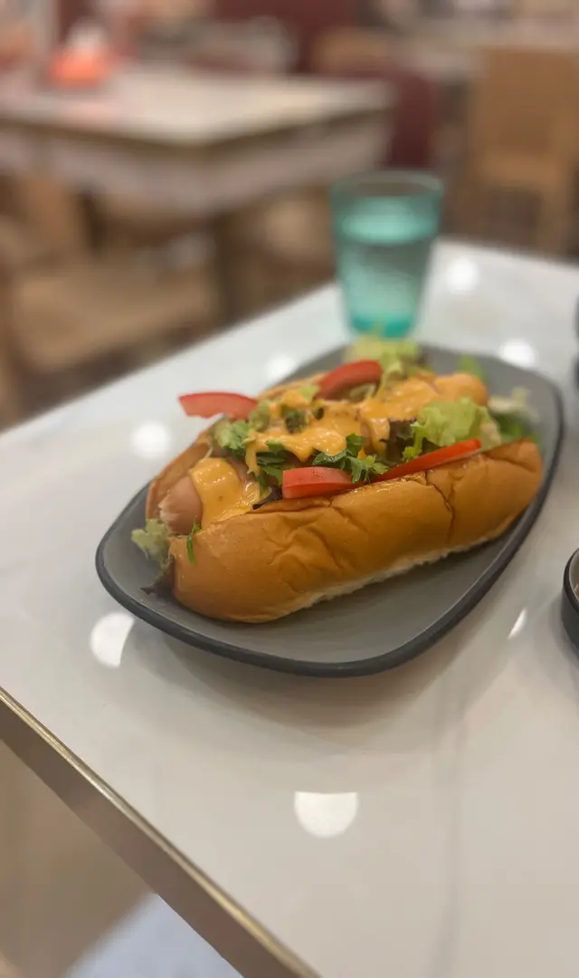 食得出有心製作，個包唔係平時一食就散個啲包，隻汁連埋個包同外脆內軟嘅腸幾好食