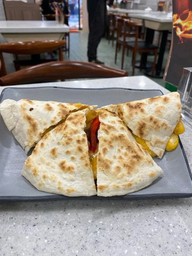 芝士雞肉墨西哥薄餅