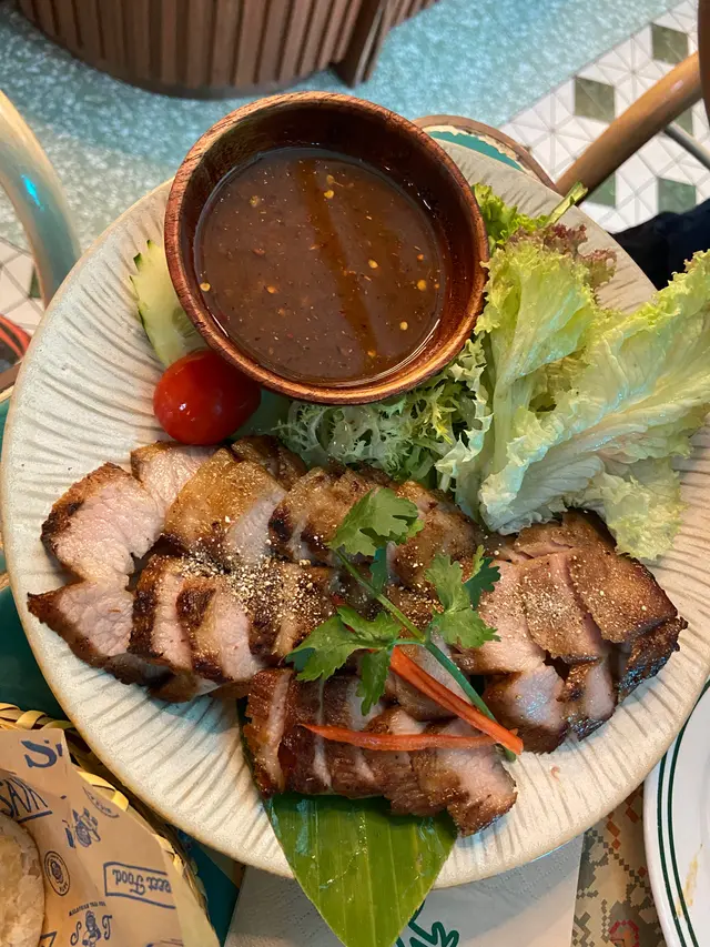 Lot Moo Yang 燒豬頸肉