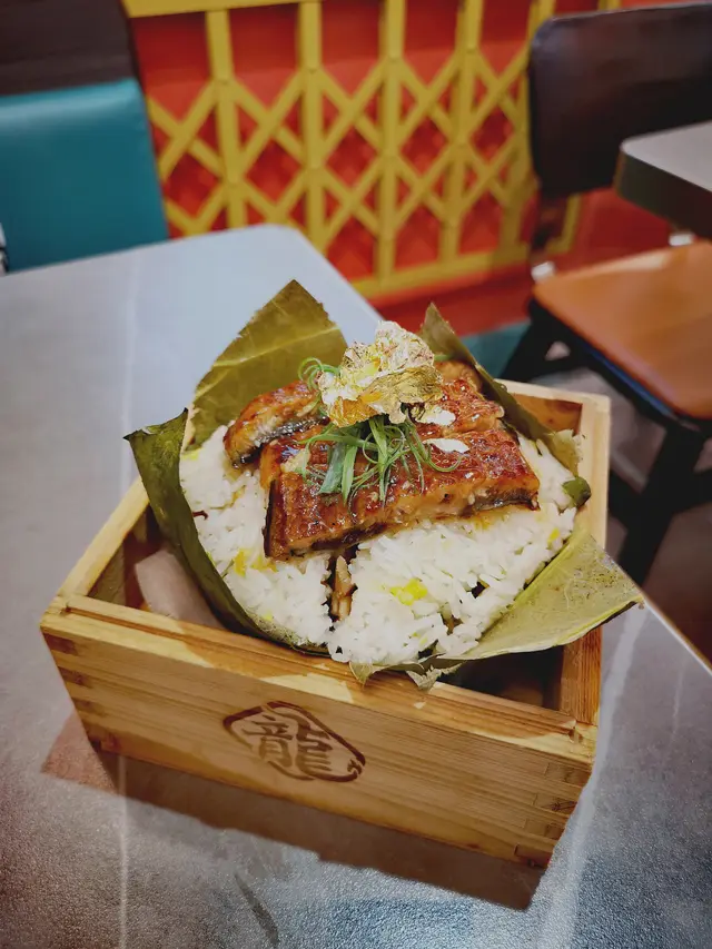 鰻魚荷葉飯