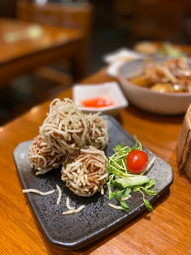 酥炸椒鹽素牛肉丸
