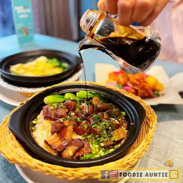 廣式臘味煲仔飯