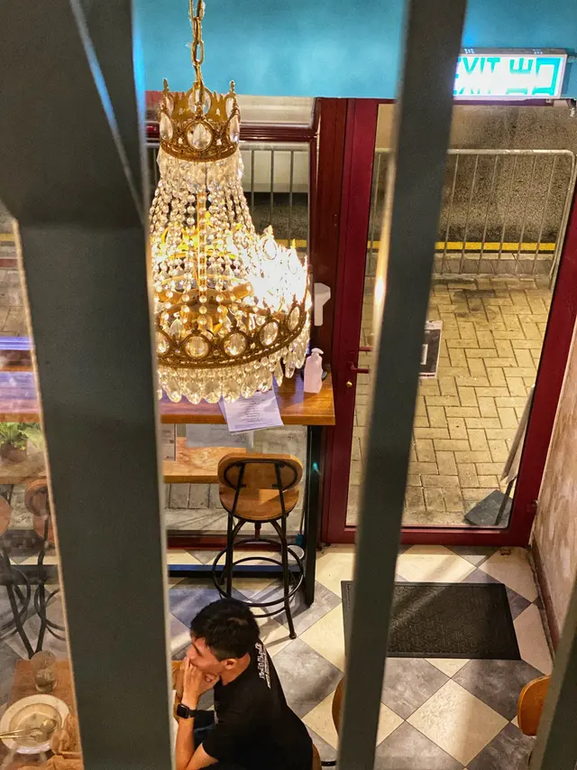 走到餐廳樓上的位置,又是另一番風景。