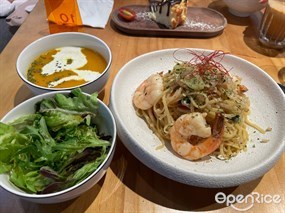唔記得咩茴香大蝦意粉，夠乾身但又不會太乾，有點辣，味道不錯 - 佐敦的Slow Walker
