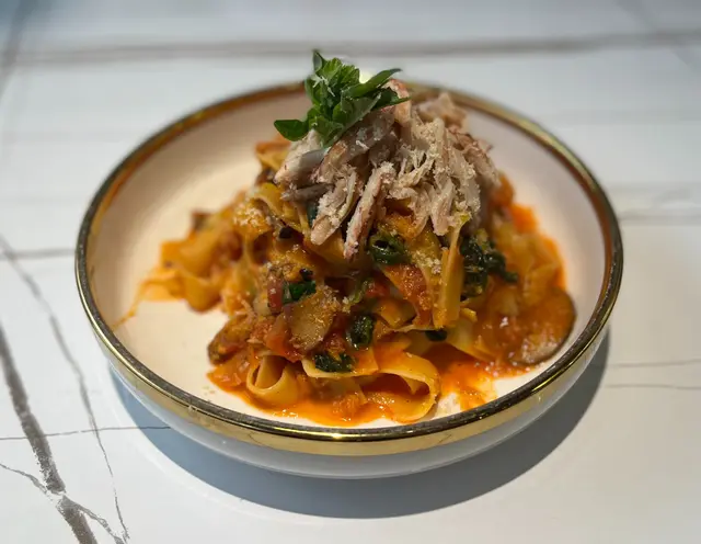 意式菠菜蟹肉闊條麵