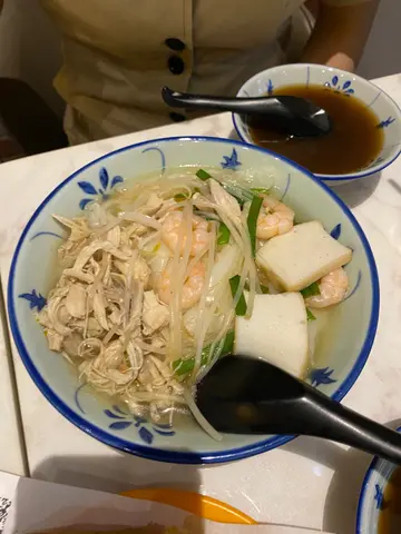 怡保鸡丝汤贵刁 （河粉）