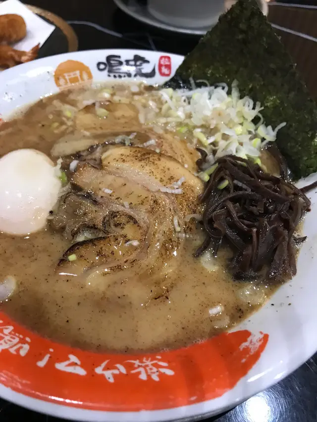 黑鳴虎拉麵