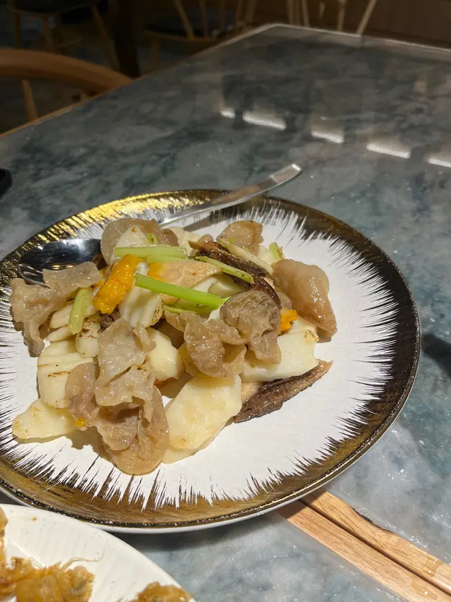 珍菌黃耳炒淮山