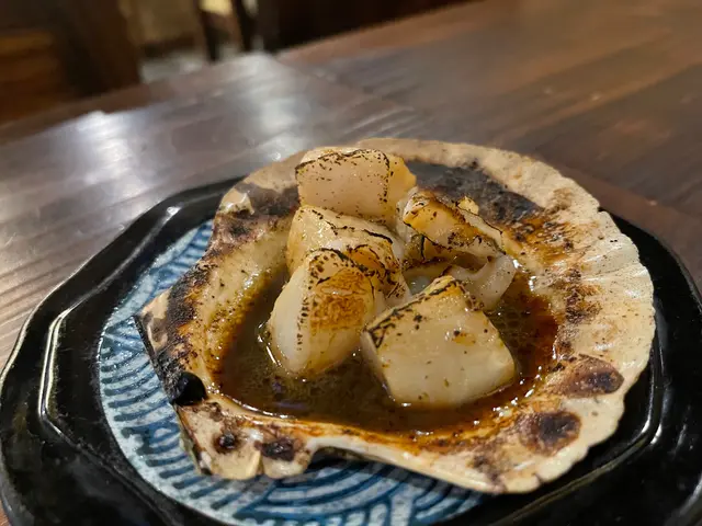 活帆立貝  浜燒 原隻 (黑松露牛油)