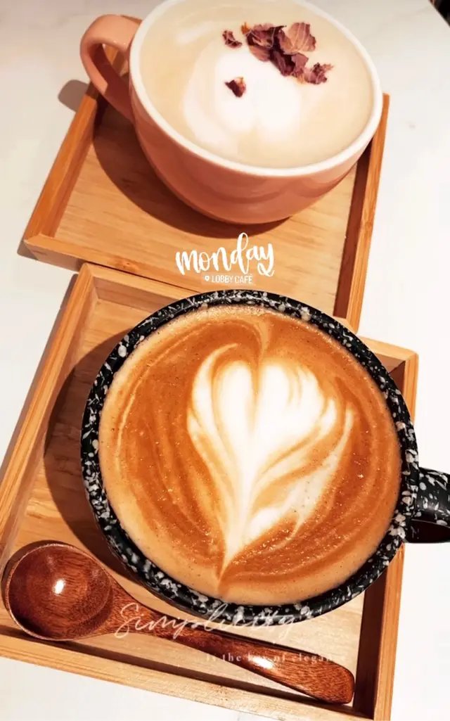 味道★★★★ - ☕️出色，值得給予四顆星的評分。  - 🌹玫瑰Latte 咖啡豐富的層次和加上花香令人印象深刻。  環境★★★★★ - 咖啡店的裝潢簡約舒適，靜謐適合長時間逗留。  服務★★★★ - 店員態度友善、詳細解答有關☕️的問題。  CP值★★★★ - 咖啡質量高，價格合理，性價比非常不錯。 - 值得推薦，絕對值得再三回顧🤍✨