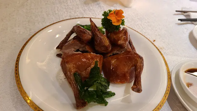 紅燒乳鴿