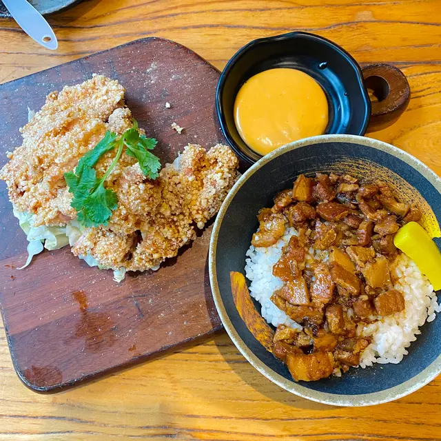 鹽酥大大雞扒套餐 配魯肉飯