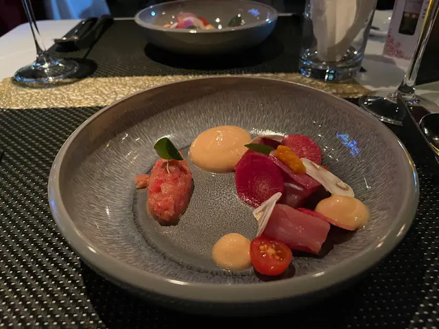 Hamachi Sashmi Wrap 油甘魚花苞