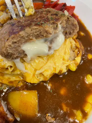 流心芝士漢堡扒蛋包飯