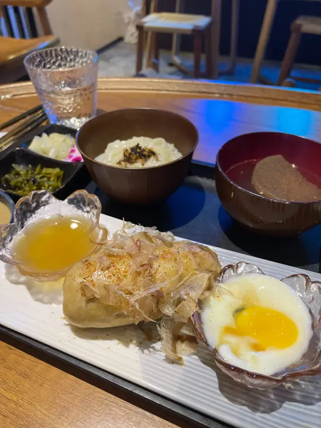 醉雞卷十分濃郁,但定食的搭配有D格格不入