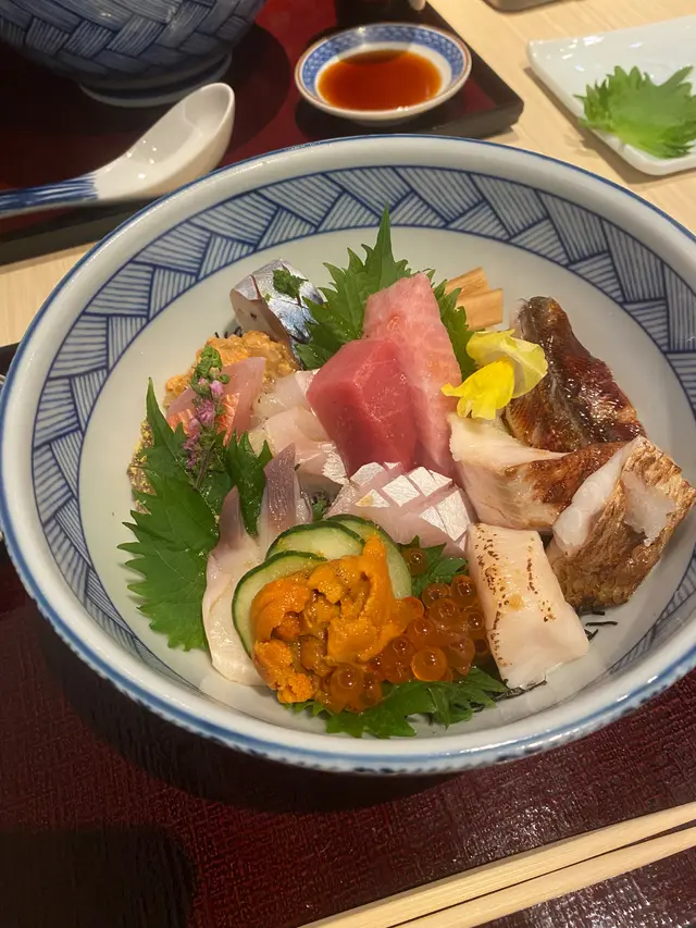 廚師發辦魚生飯（特上）