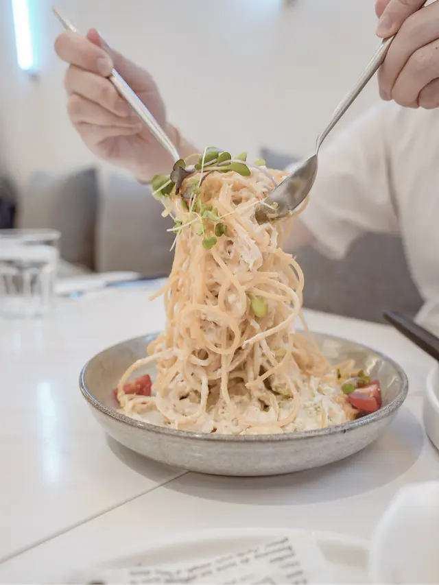 牛油果蟹肉意粉