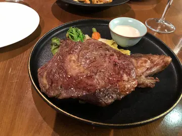 呢件所谓ribeye,简直难食到唔识形容，又肥又冇质感又冇卖相🤮
