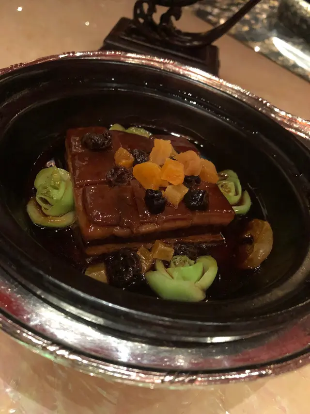 肉不肥不瘦、不「鞋」，內有杏脯，令味道更佳