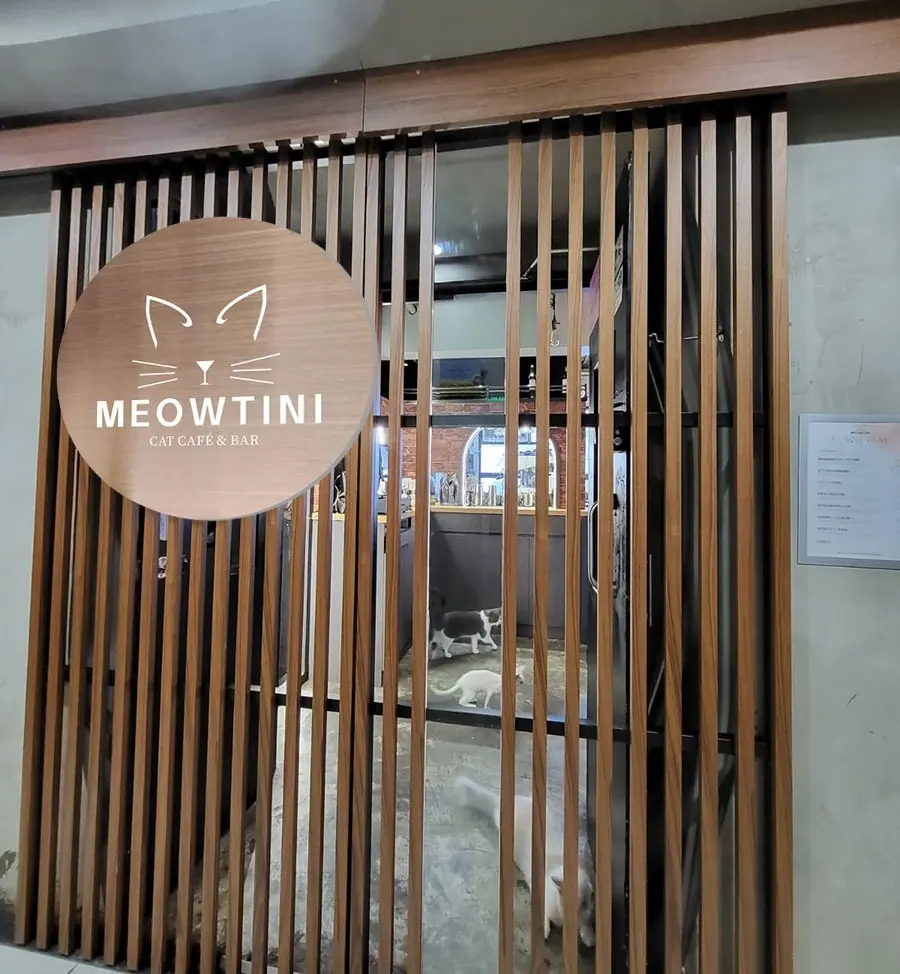 Meowtini Cat cafe & Bar