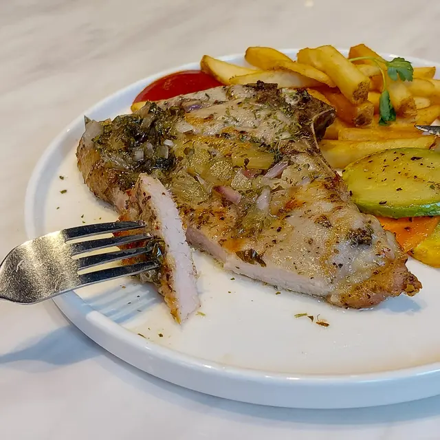 香草豬排伴菠蘿莎莎