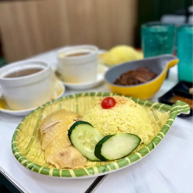 招牌脫骨海南雞飯