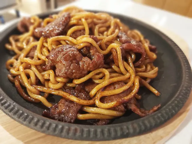 鐵板燒汁牛肉炒烏冬