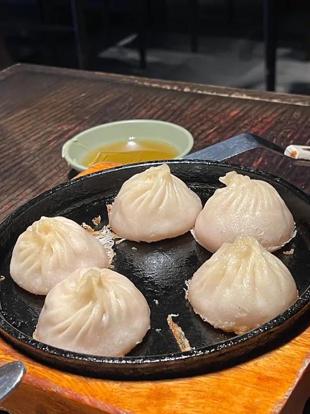 脆煎灌湯小籠包