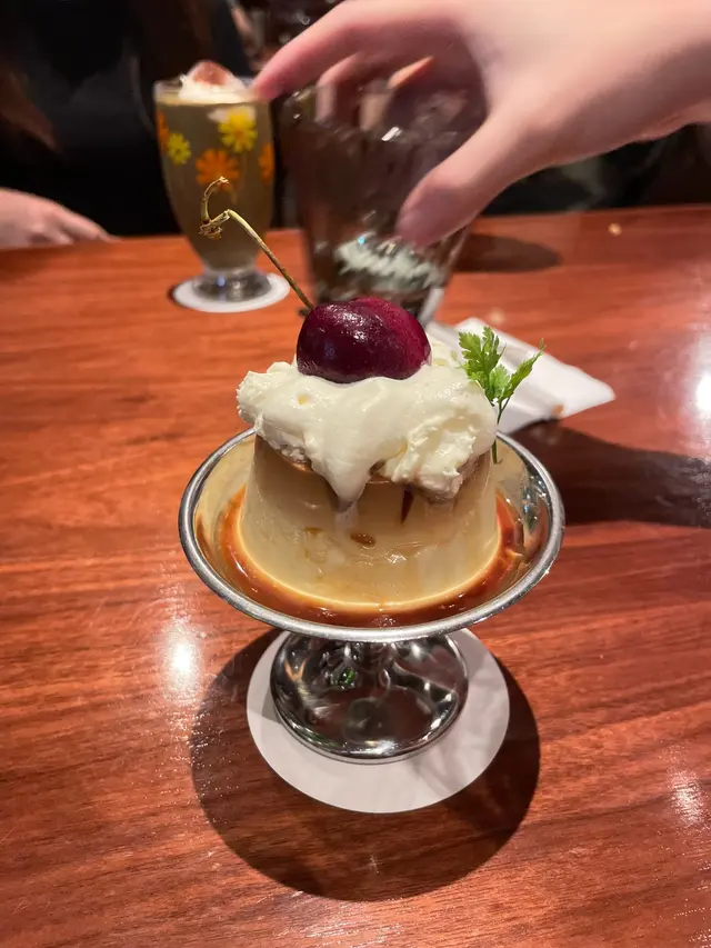 見每一枱都有叫日式布甸，我地都一試! 可能我地付予太大期望，呢一個布甸令我地大失所望，是中規中矩的表現，但不值$53。甜度相當得宜，不會過甜，但不是滑嘟嘟，會動L動L既果一款。