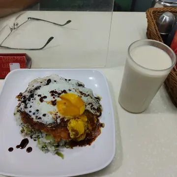 墨鱼饼菜饭