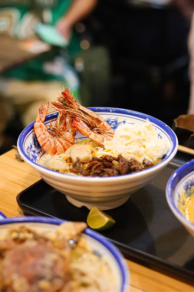 雪糕叻沙冷麵摻摻虎蝦拼帆立貝