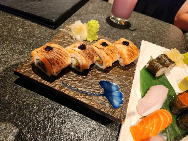 燒三文魚松葉蟹卷