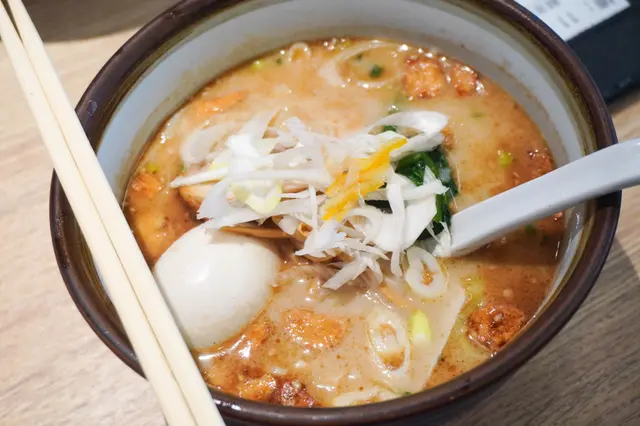 黑蒜熟成濃湯拉麵