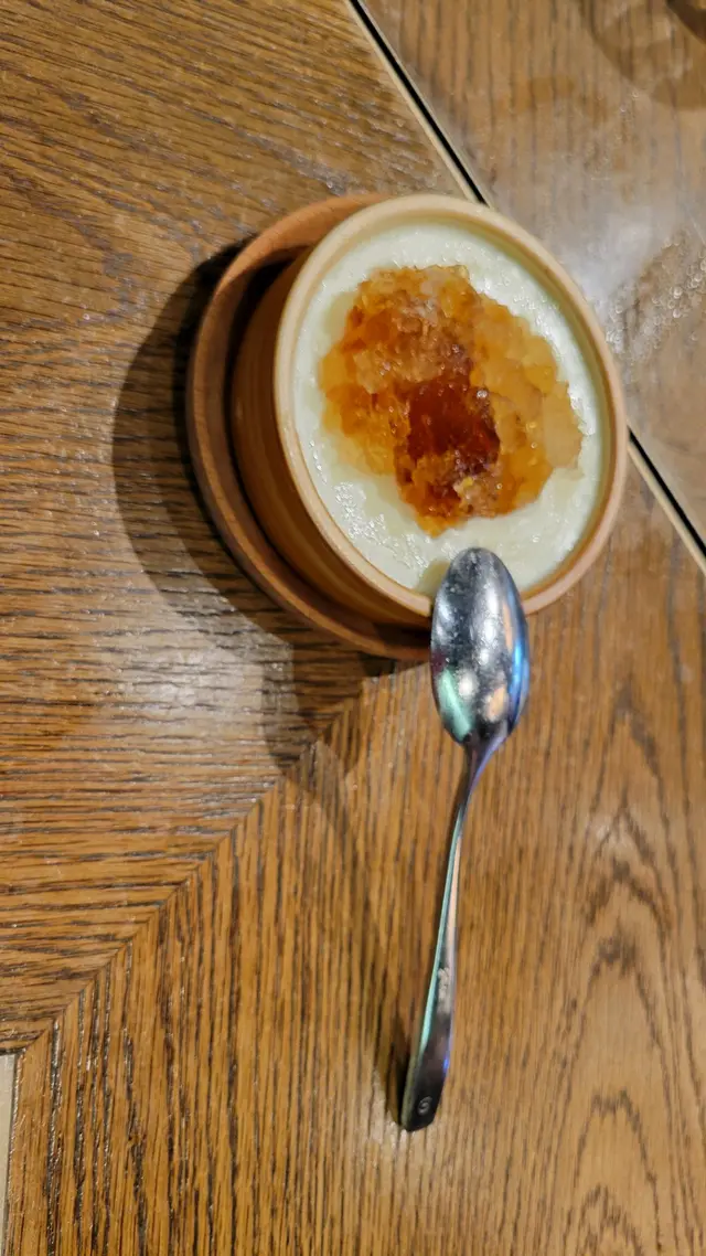 桃膠燉蛋白