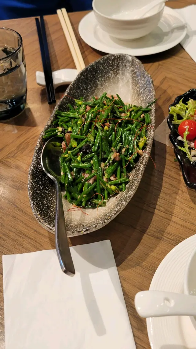 蒼蠅頭炒韮菜花