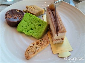 斑蘭蛋糕，栗子蓉蛋糕 - 黃竹坑的星耀廳