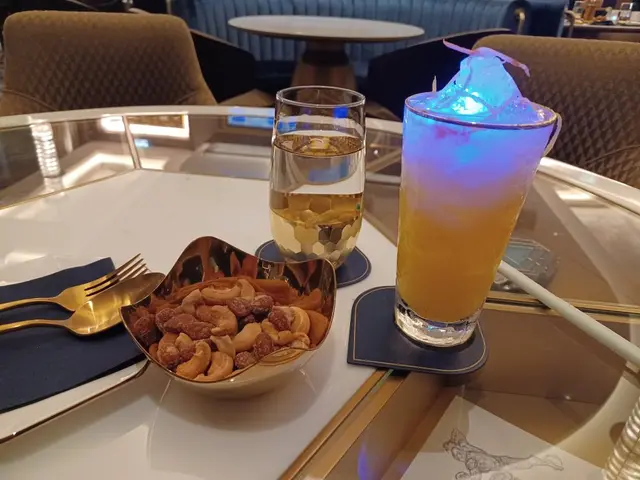 雷擊充滿檸檬帶甜特飲。飲後微醉。