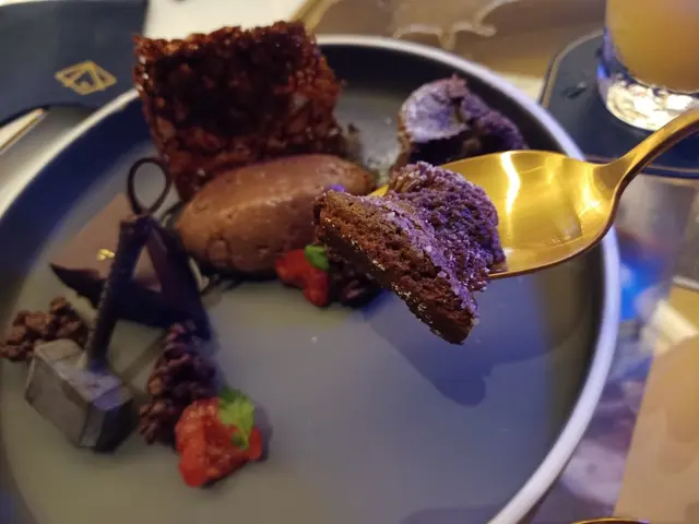 朱古力聯盟係全 Dark Chocolate 小食。苦中帶甜。