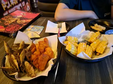 炸池魚仔＆炸雞