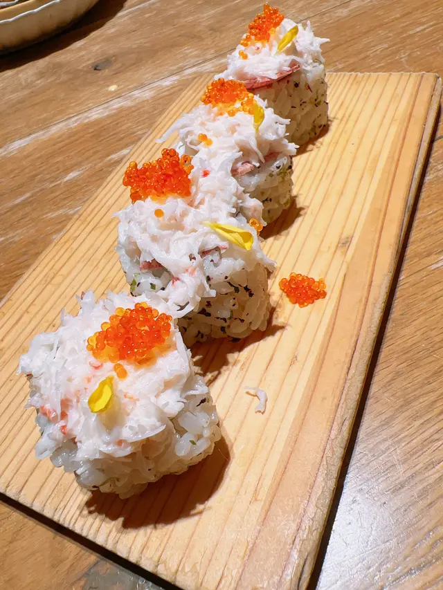 三文魚蟹肉沙律壽司卷