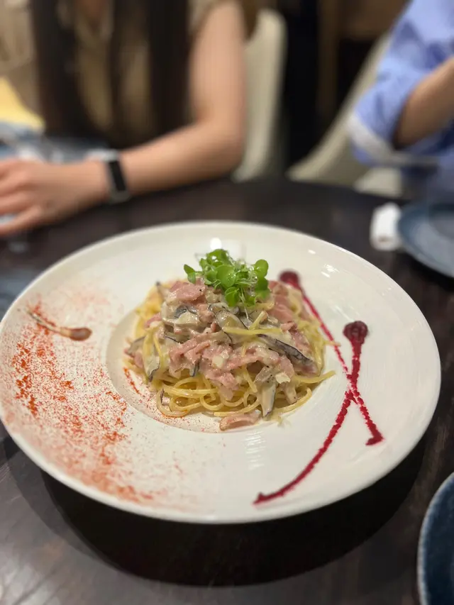 溫泉蛋卡邦尼煙肉意粉