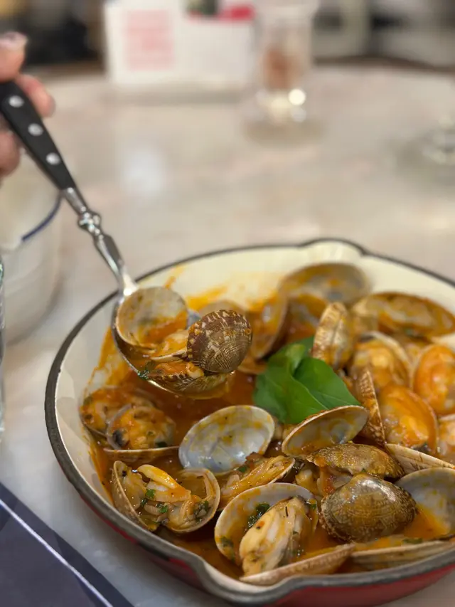 蕃茄茴香酒煮蜆