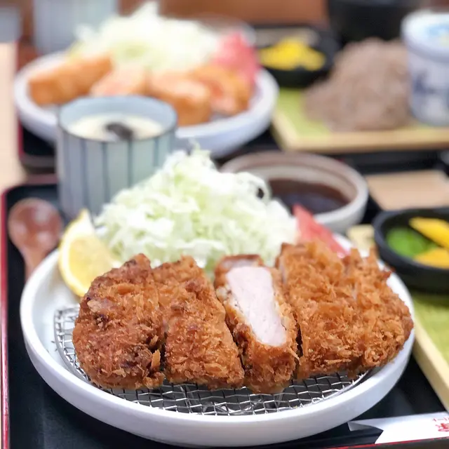 吉列厚切豬扒定食