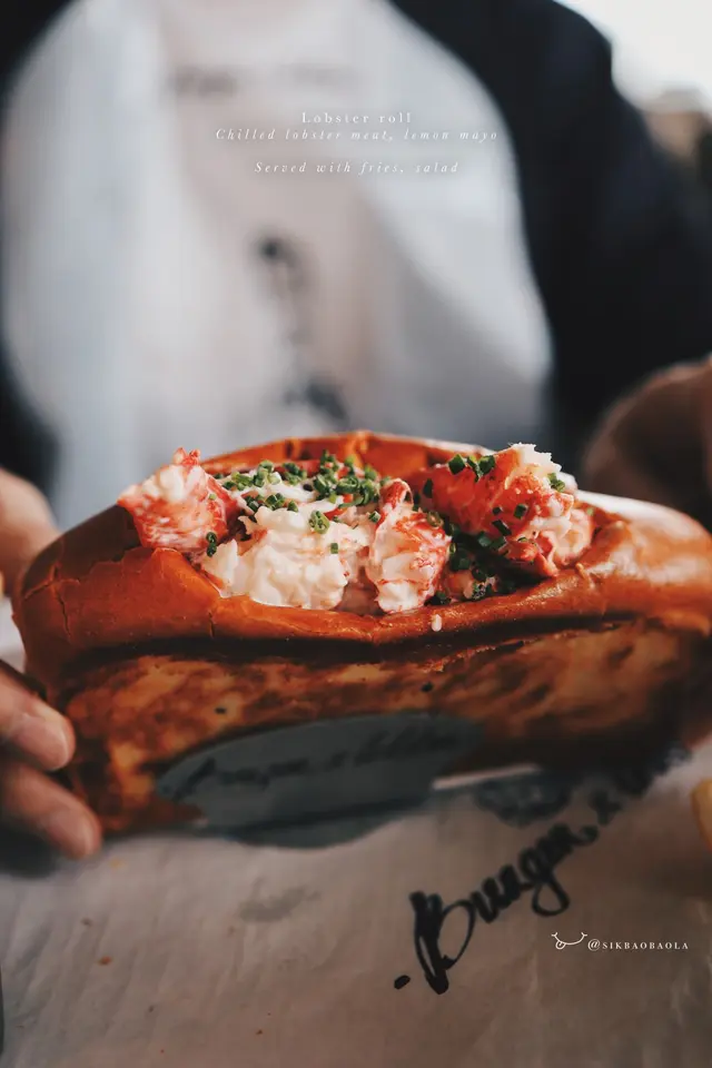Lobster roll
