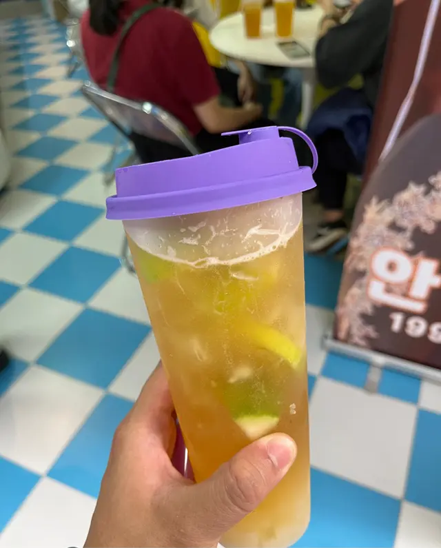 招牌手打香水檸檬茶